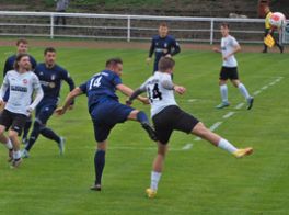 Marc Hesse mit Synchron-Kopfball in Naumburg