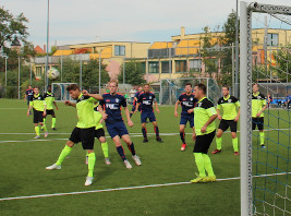 Hier kann die Buna-Abwehr gegen Turbine noch klären. Am Ende behält T2 im Reservepokal die Oberhand