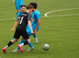 Unsere A1-Junioren (hellblau) gewinnen 3:0 gegen Ottersleben