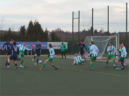Johann Kowalewicz erzielt das 2:0 für Turbine in Lieskau